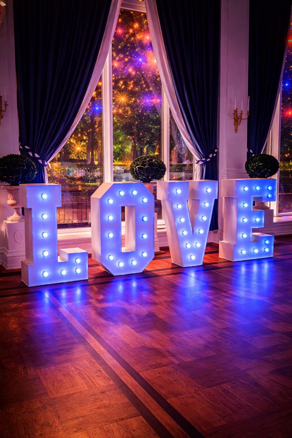 XXL LOVE Buchstaben mieten in Bremen